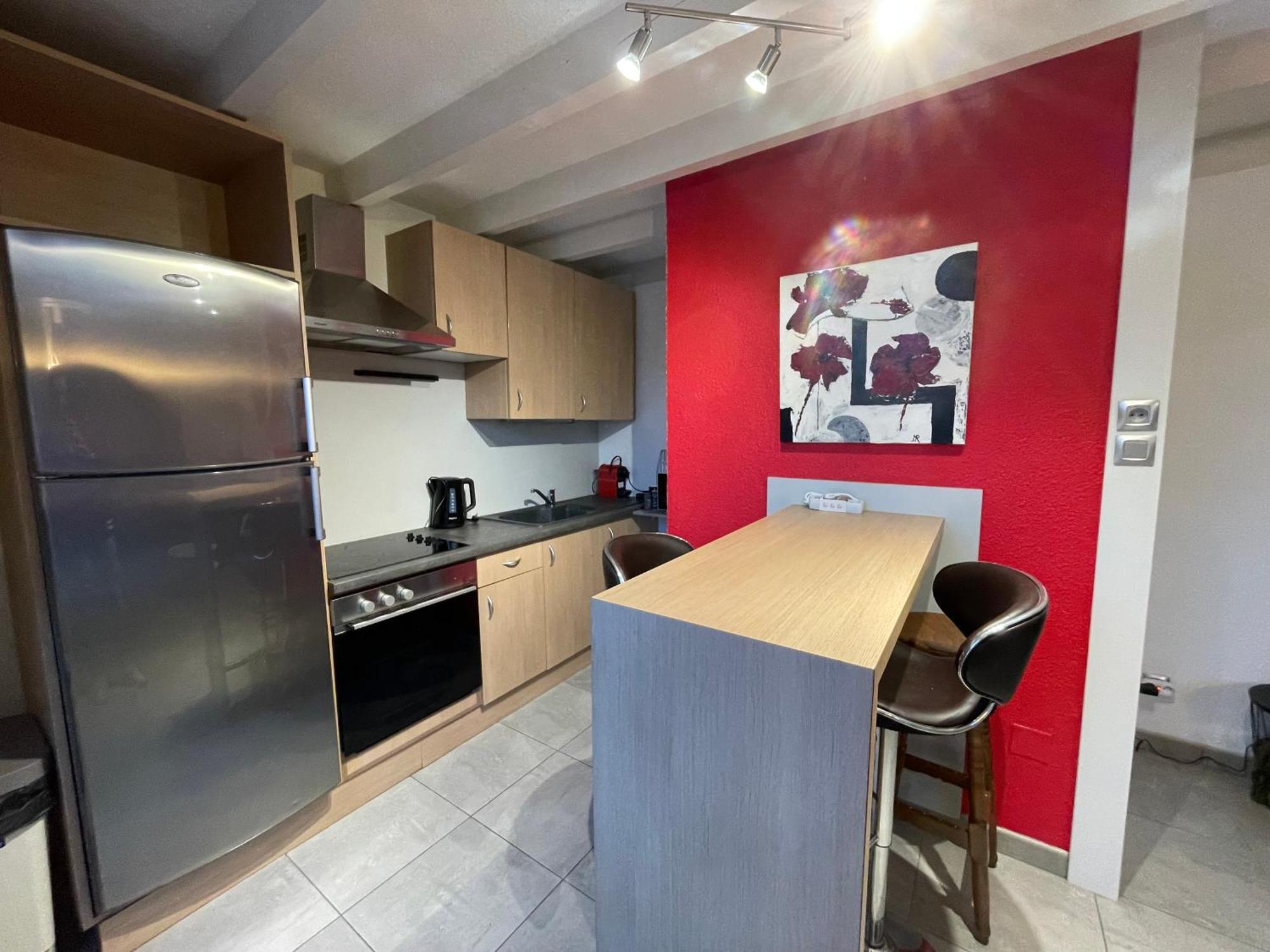 Fathala - Appartement Lumineux En Dernier Etage - Face A La Gare Routiere 자르부르 외부 사진