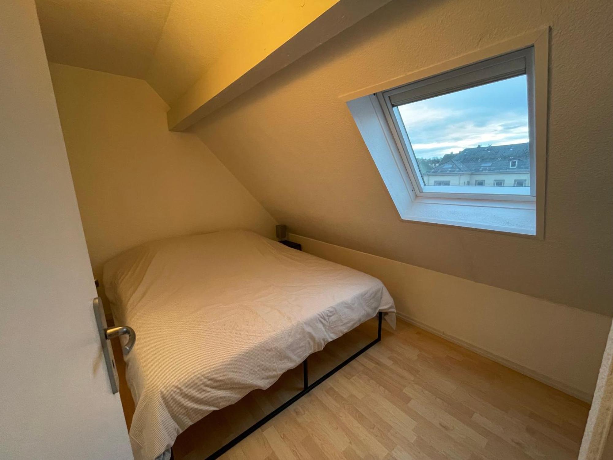 Fathala - Appartement Lumineux En Dernier Etage - Face A La Gare Routiere 자르부르 외부 사진